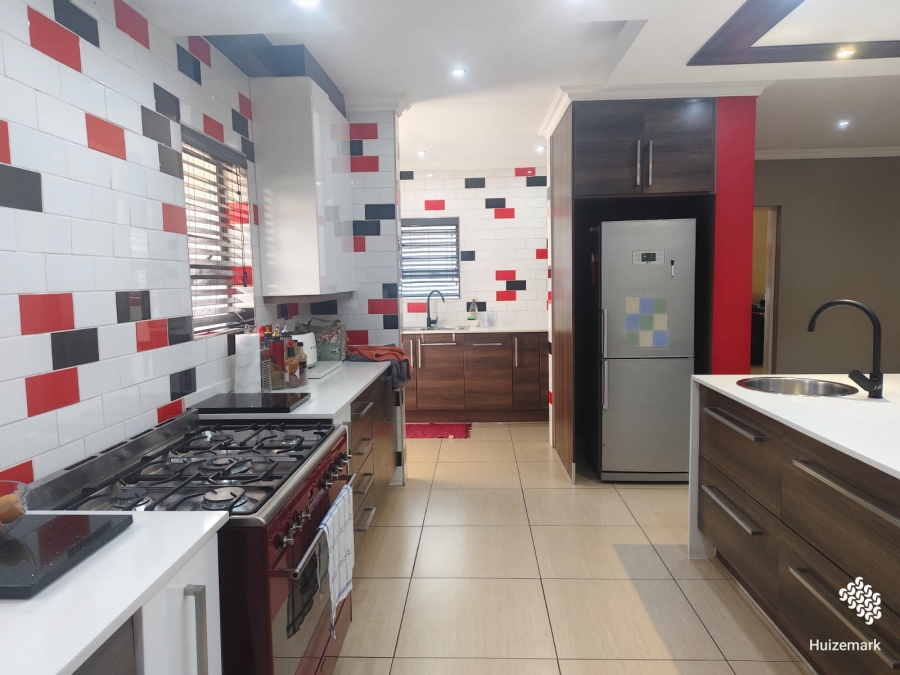 5 Bedroom Property for Sale in Vaalpark Free State